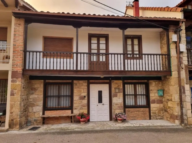 6 Bedrooms Cottage