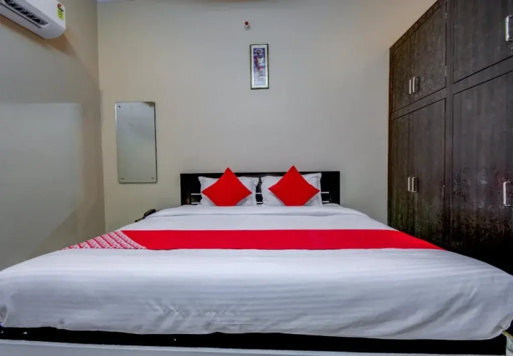 Friends Residency By OYO Rooms