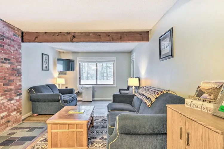 Bartlett Condo ~ 1 Mi to Attitash Resort!