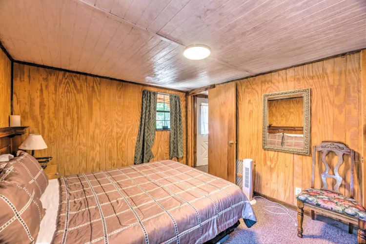 Pet-friendly Cloudcroft Cabin w/ Forest Views!