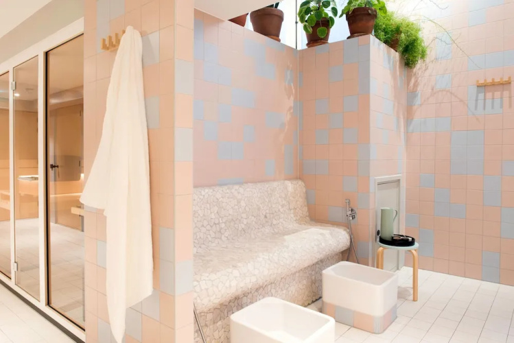 The Green Elephant Hostel & Spa