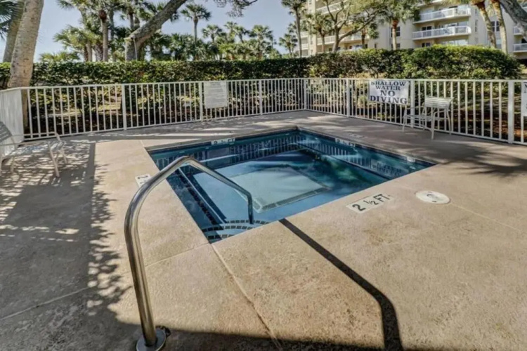710 Barrington Park