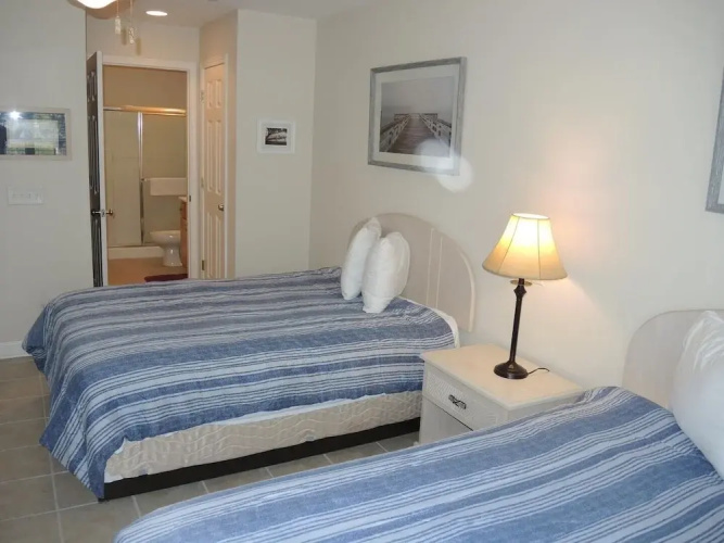 2909m 1 Bedroom Condo by Redawning