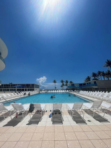 Newpoint Miami Beach Apartments photo 16