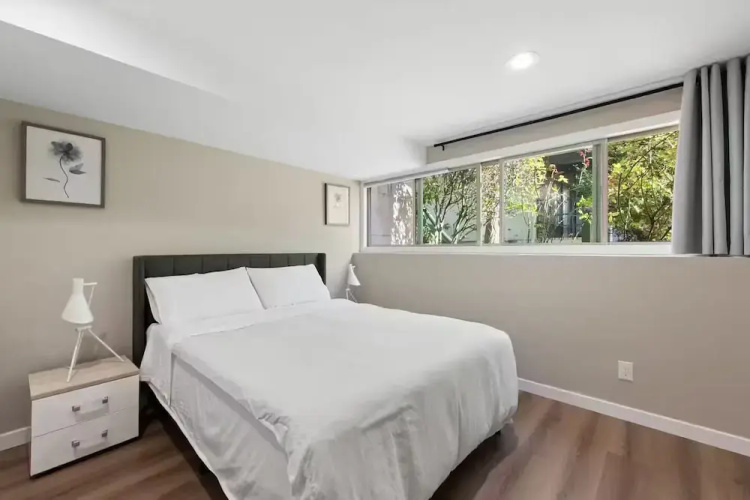 Stylish & Spacious Retreat in Downtown Bellevue