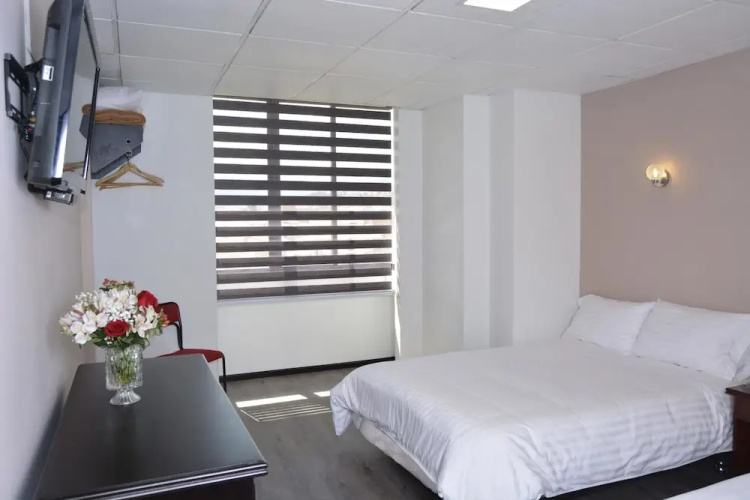 Hotel Italia Cuenca - Tranvía Centro y Aeropuerto