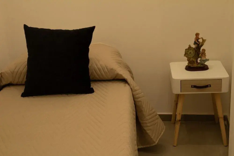"room in B&B - Penthouse Single Room"