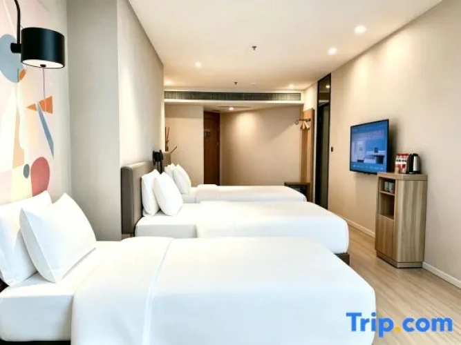 Standard Triple Family room