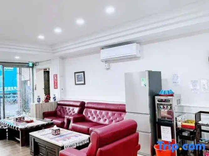 Economy Class Hostel