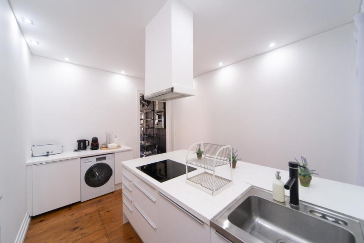 3 Bedrooms Apartment