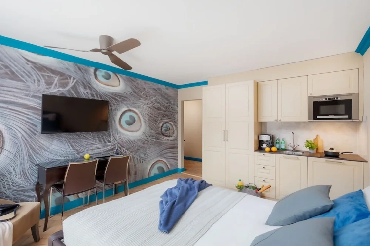 2 Bedrooms Apartment