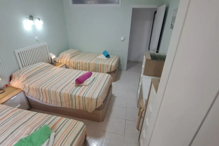 2 Bed Villa - Sleeps 5 - Private Pool & Garden