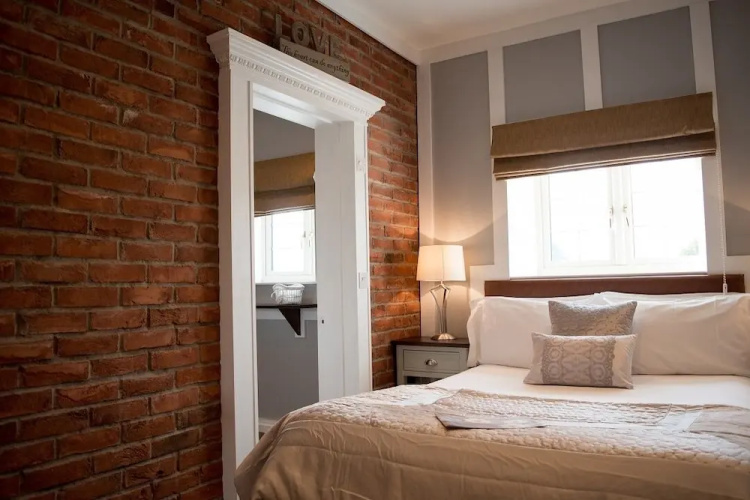 The Lawns Hotel