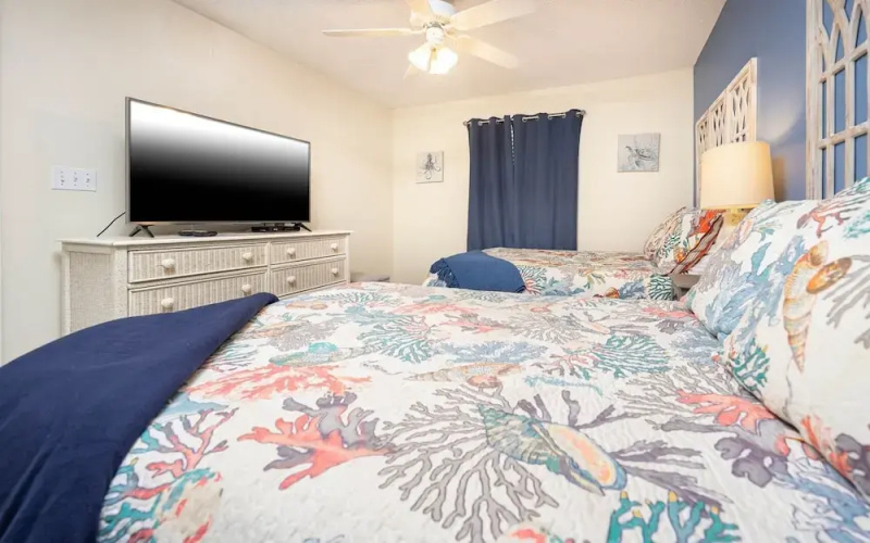Phoenix Vi 6713 3 Bedroom Condo