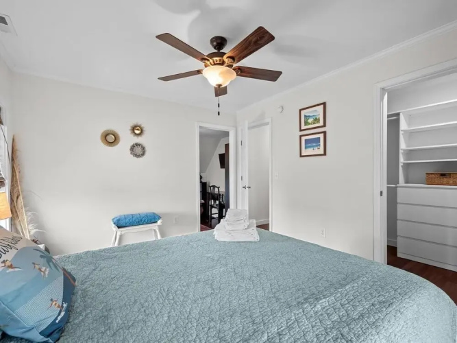 Sea La Vie 3 Bedroom Home by RedAwning