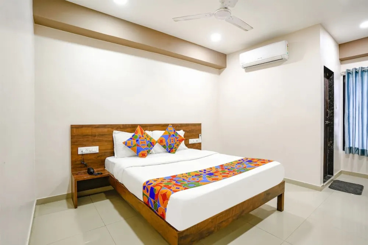 Fabhotel Royal Paradise