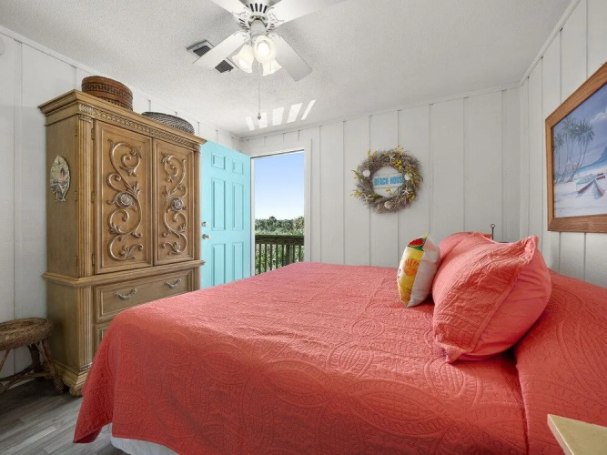 Cozy Cottage by Distinctive Beach Rentals