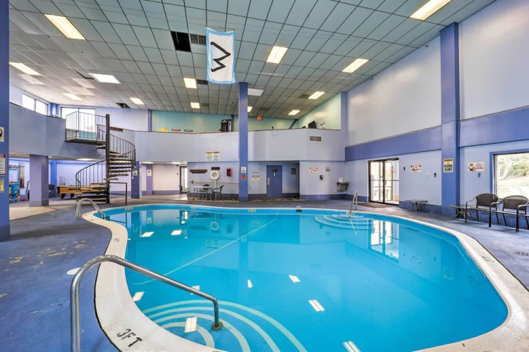 Hike, Bike & Fish: Condo w/ Deck in Beech Mountain