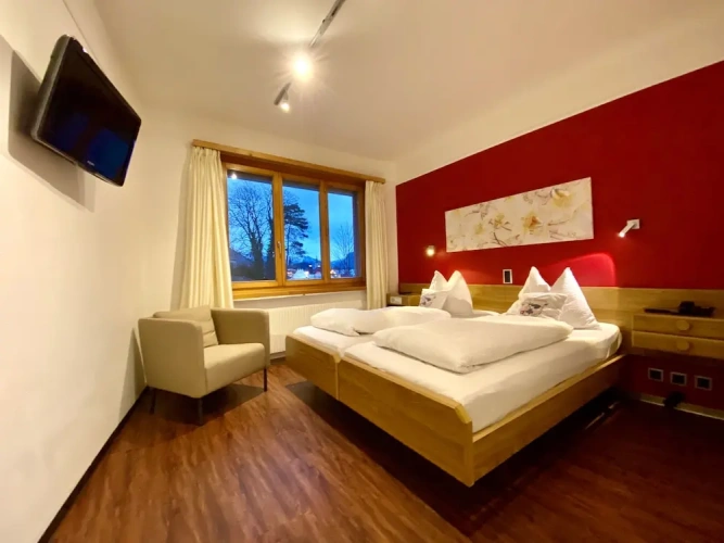 Standard Twin room with balcony