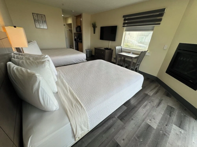 Classic Quadruple Suite with balcony and with ocean view