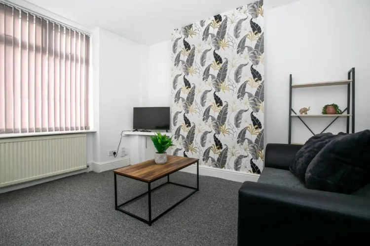 Contractors & Leisure & Central Location & Free Parking