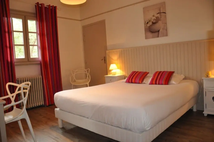 Standard Double room with partial sea view