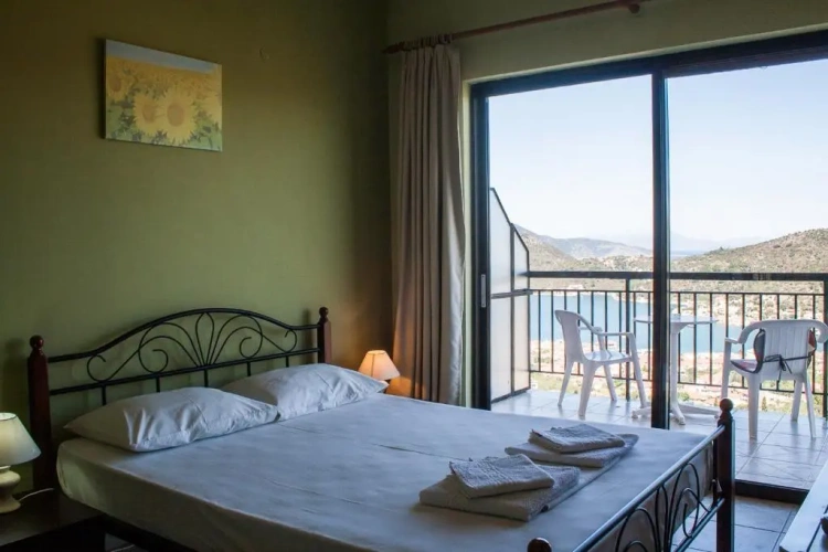 Economy Triple room with sea view