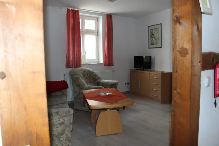 1 Bedroom Standard Basement room