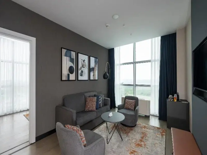 1 Bedroom Suite