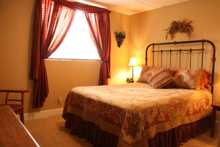 Monroe Street Suites