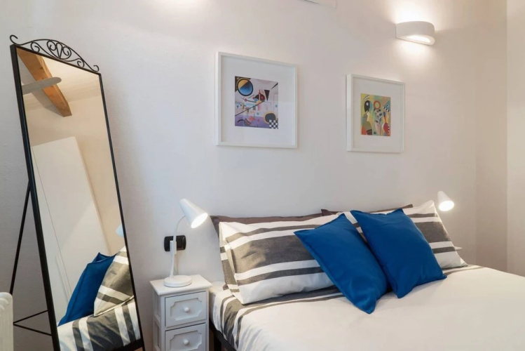Large apartment in Milan center