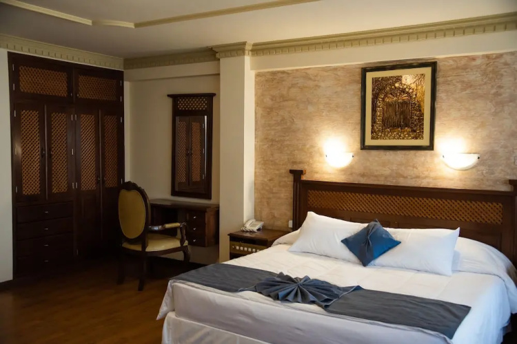 Hotel La Colonia