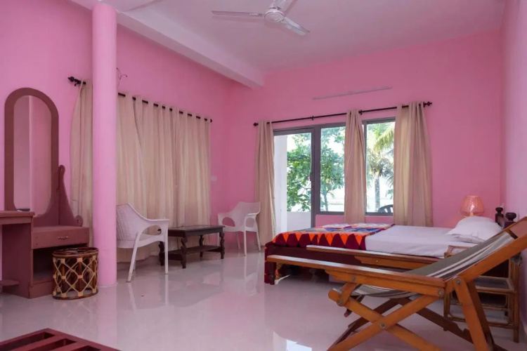 orchid lake view homestay