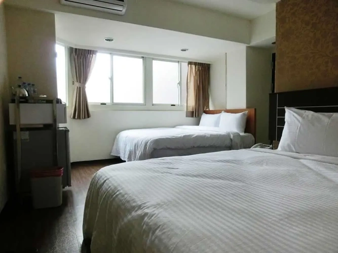1 Bedroom Standard Quadruple Family room