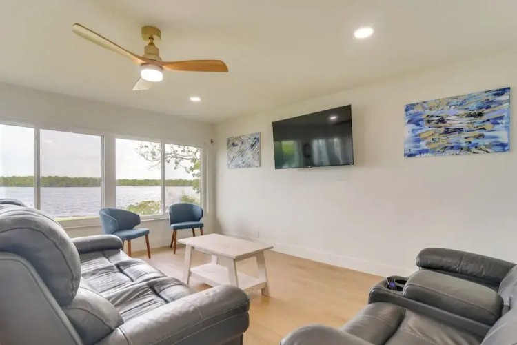 Sunsets, Tight Lines & Dock: Riverfront Ruskin Gem