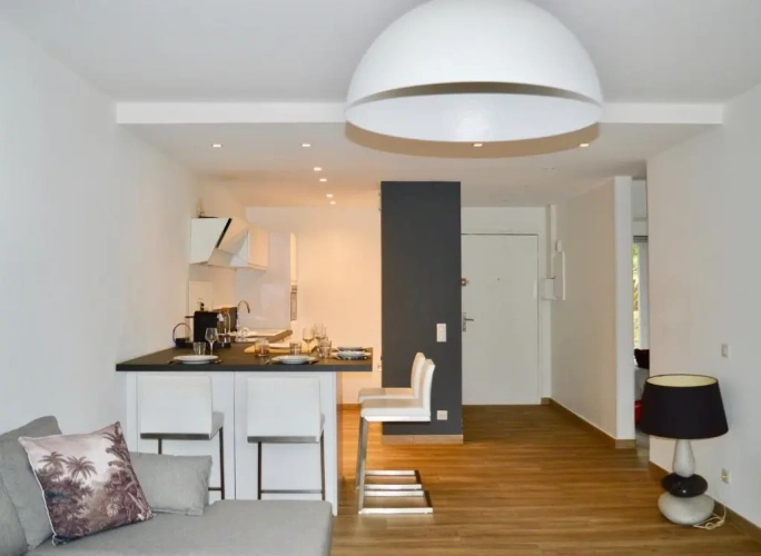 2 Bedrooms Apartment