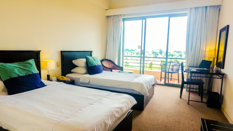 Superior room with balcony and with garden view