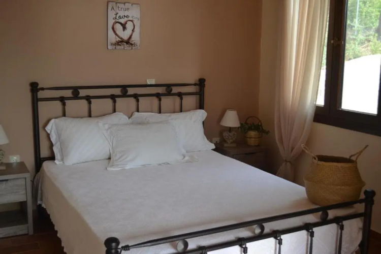 Evia Family House