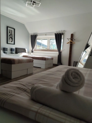 Standard Triple room with courtyard view