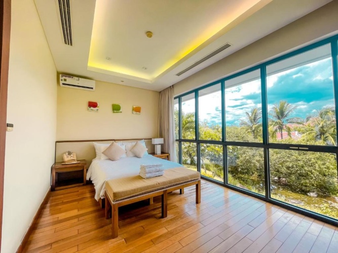 2 Bedrooms Villa