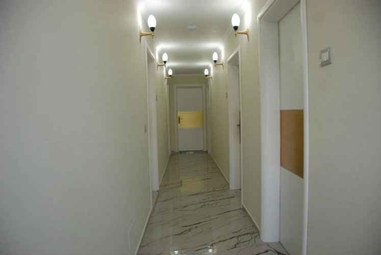 Crown Deluxe Apartments