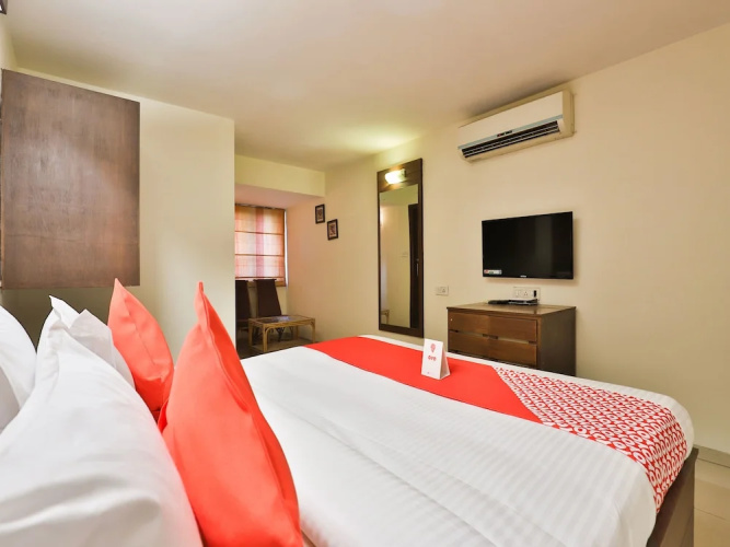 OYO 14411 Hotel Royal