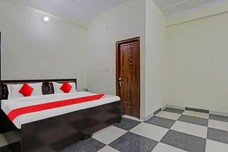 OYO Flagship 80680 Hotel Harsh Inn