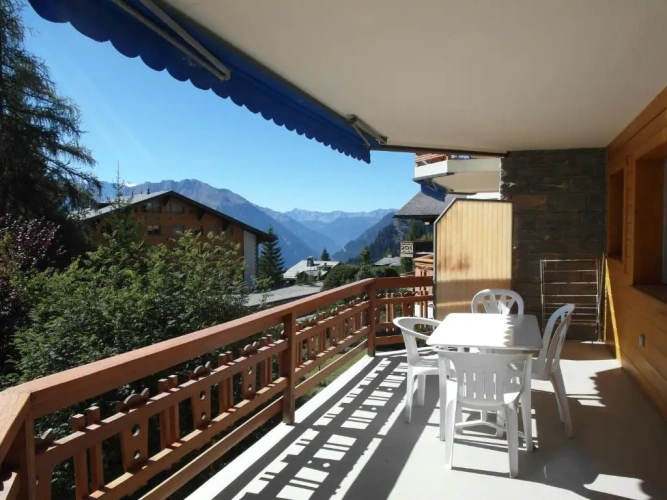 2 Bedrooms Apartment with balcony and with mountain view