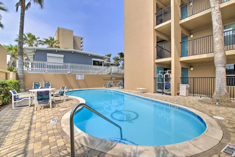 Modern Beachfront Condo w/ Pool & Beach Access!