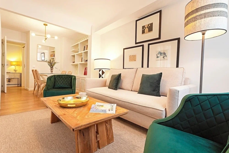 2 Bedrooms Apartment