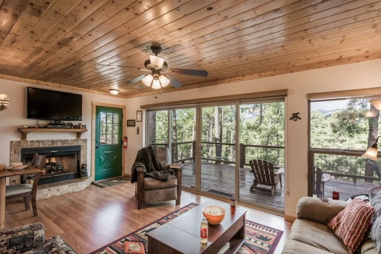 2 Bedrooms Standard room with mountain view