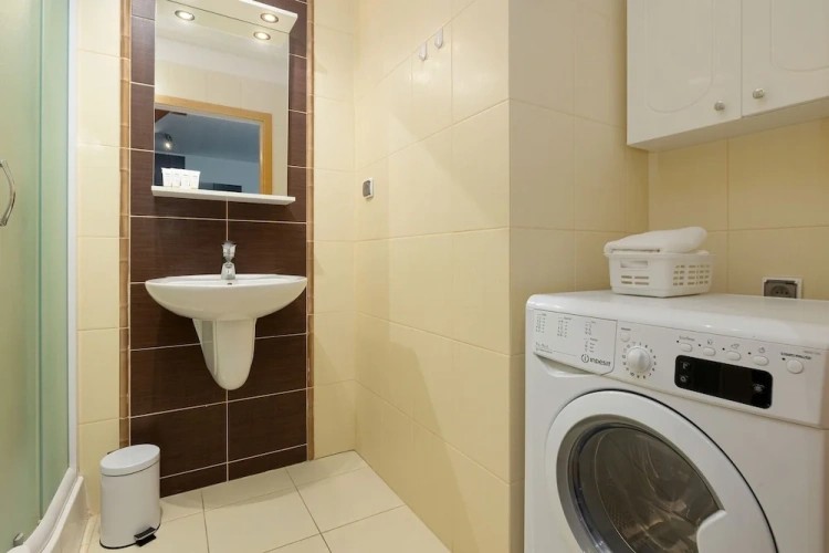 1 Bedroom Apartment with balcony