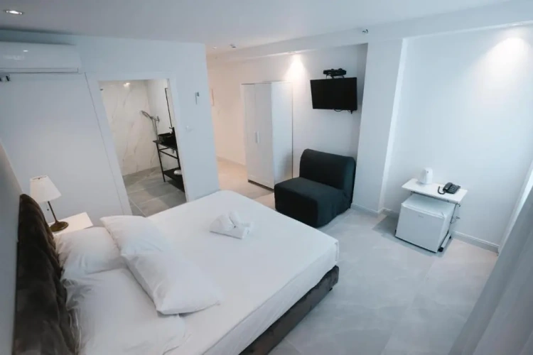 Economy Triple room