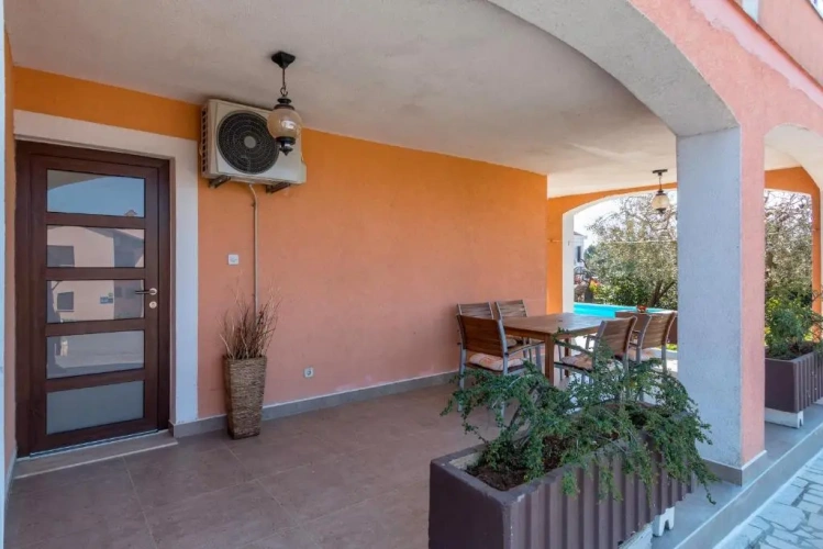 2 Bedrooms Apartment with pool view
